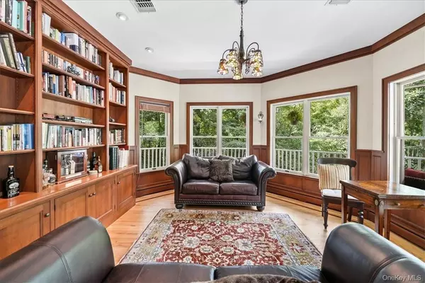 Piermont, NY 10968,613 Route 9w