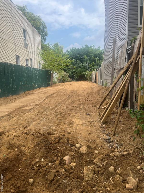 Brooklyn, NY 11233,2349 Dean ST