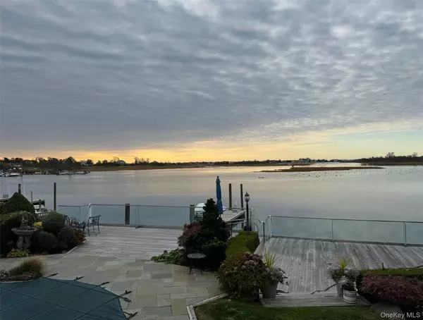 49 Harborview, Lawrence, NY 11559