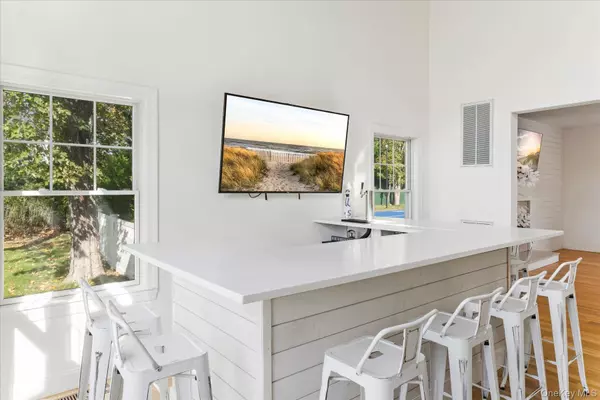 East Moriches, NY 11940,39 E Culver LN