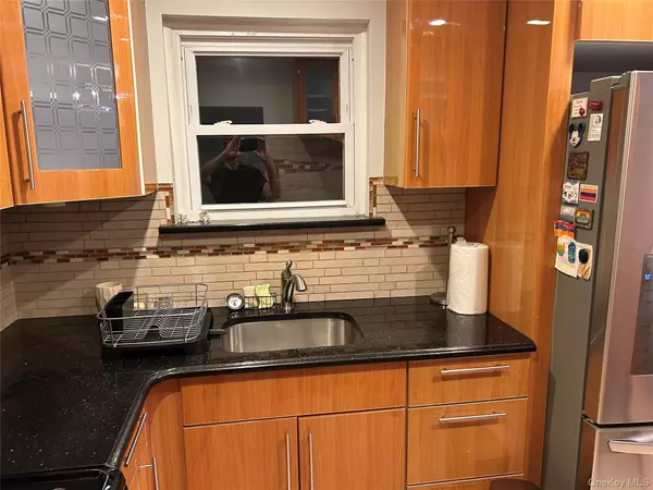 Ridgewood, NY 11385,59-26 Linden ST #3rd Floor