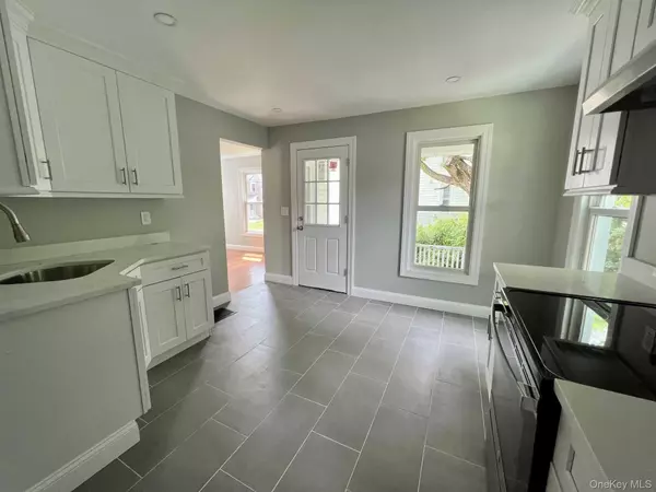 Millbrook, NY 12545,21 WASHINGTON AVE, 1st floor