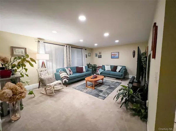 East Northport, NY 11731,86 Catherine ST