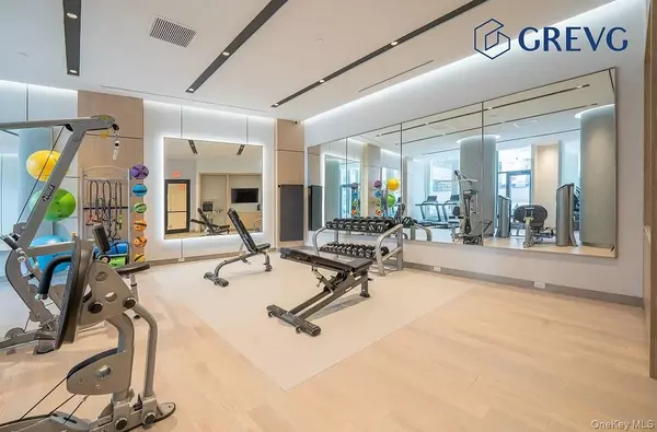 Flushing, NY 11354,136-18 Maple AVE #16A