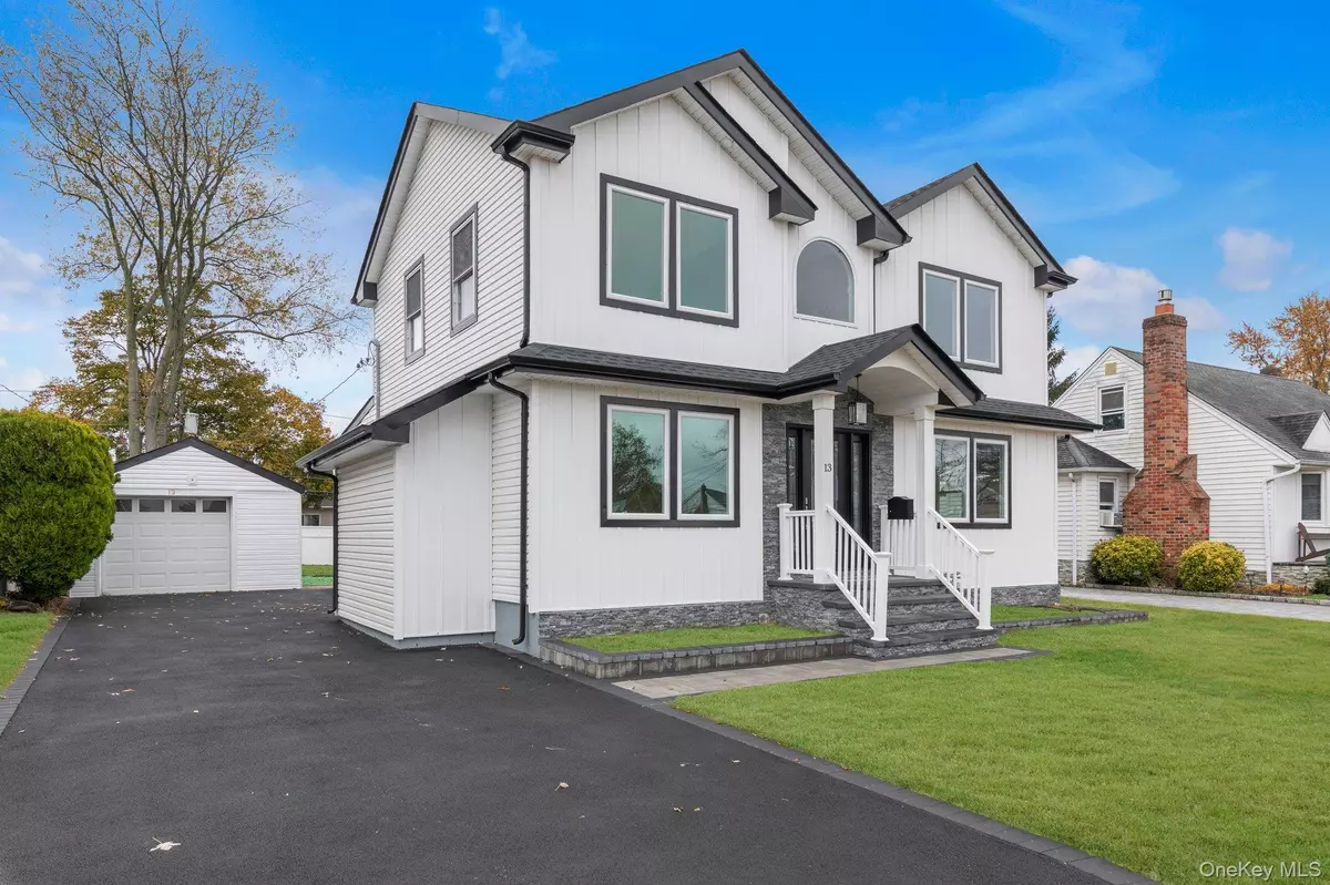 Hicksville, NY 11801,13 Garden BLVD