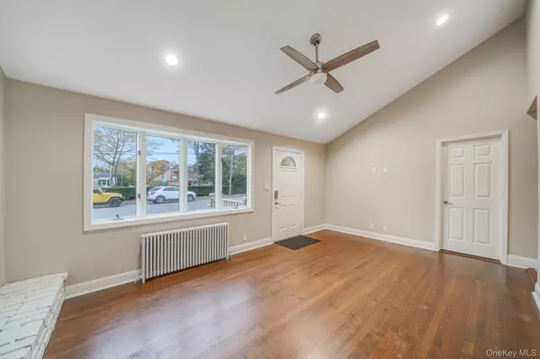 Port Jefferson Station, NY 11776,69 Poplar ST