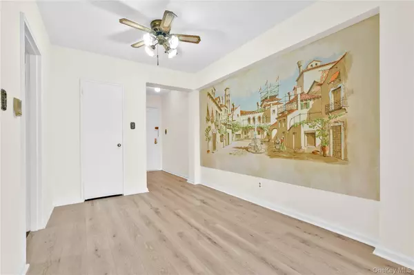 Flushing, NY 11354,25-11 Union ST #2G