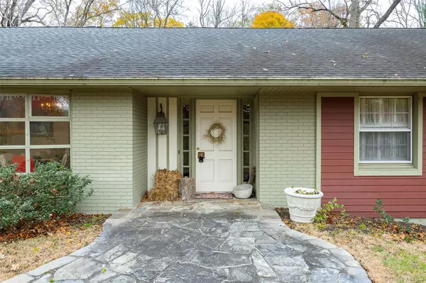 Poughkeepsie, NY 12603,21 Walnut Hill RD