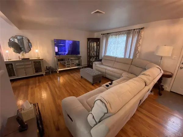 Fishkill, NY 12524,66 Riverview DR