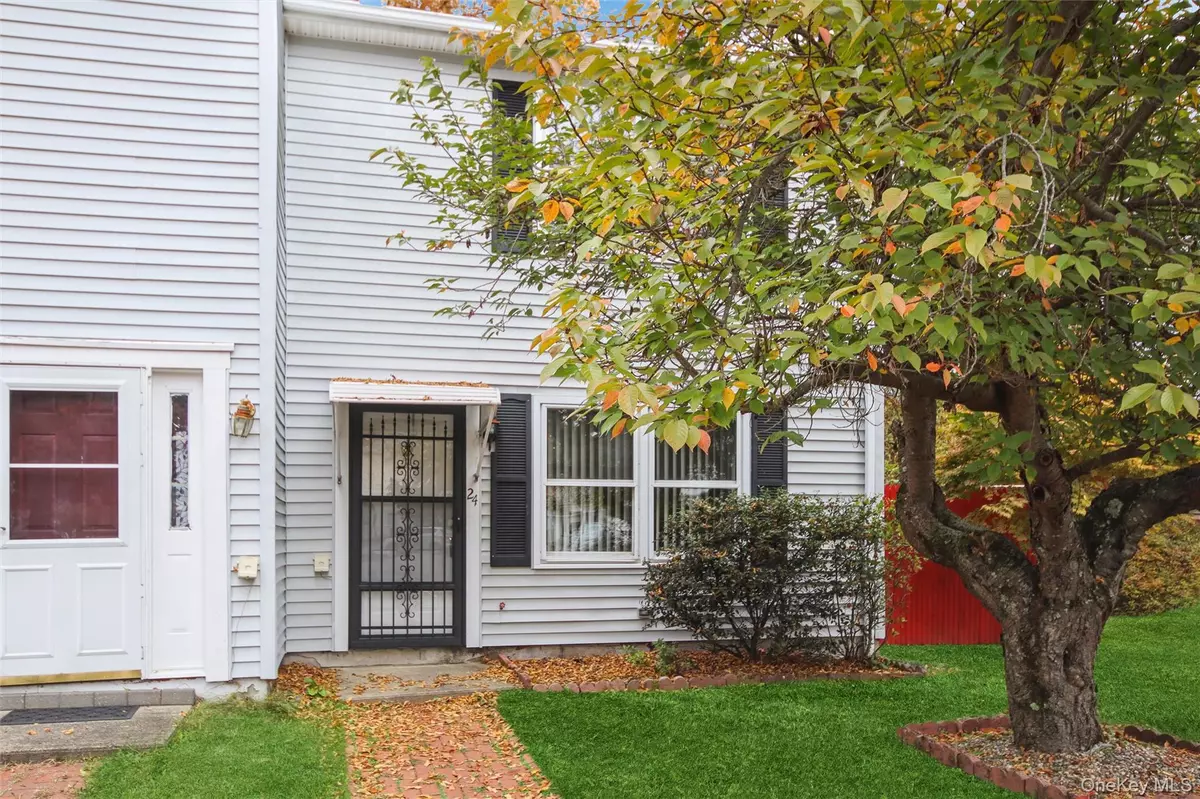 Poughkeepsie, NY 12603,24 Greenhouse LN