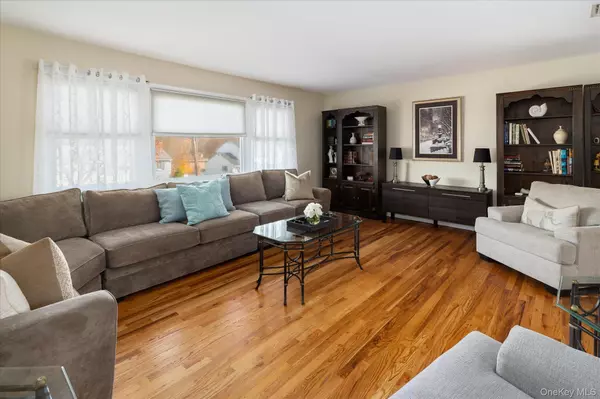 Yorktown Heights, NY 10598,523 Manchester RD