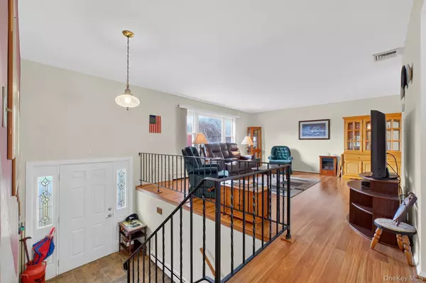 New Windsor, NY 12553,41 Creamery DR