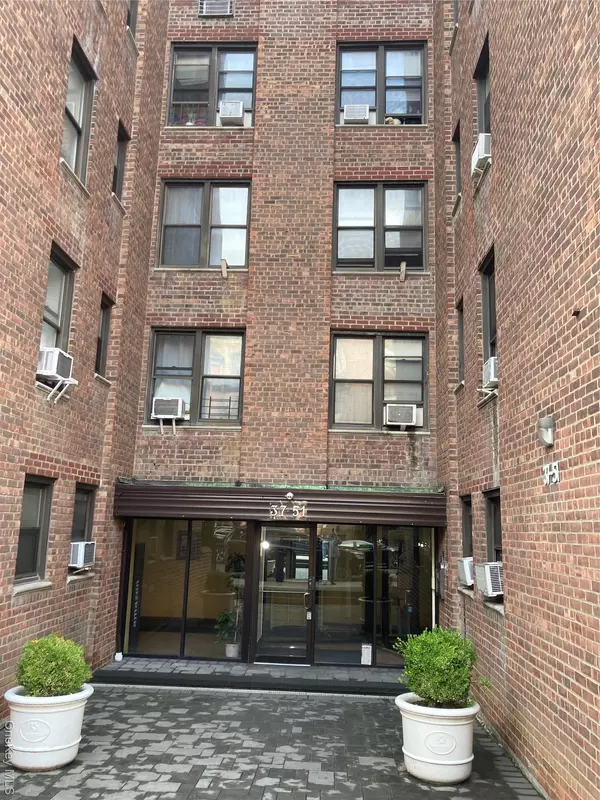 Forest Hills, NY 11375,105-15 66 #3F
