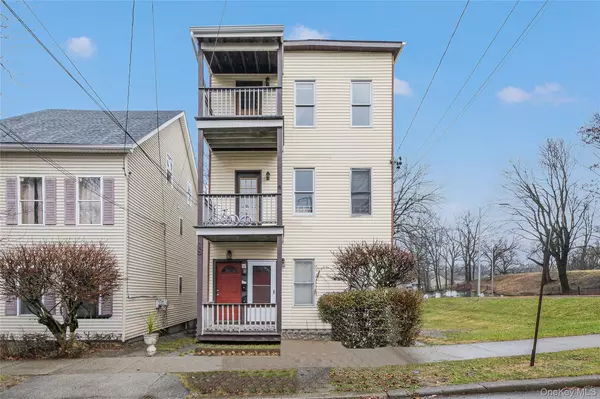 18 Center ST #1, Poughkeepsie, NY 12601