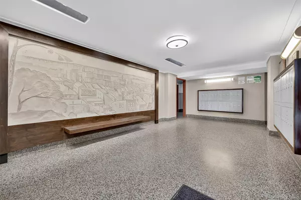 Yonkers, NY 10705,517 Riverdale AVE #4A