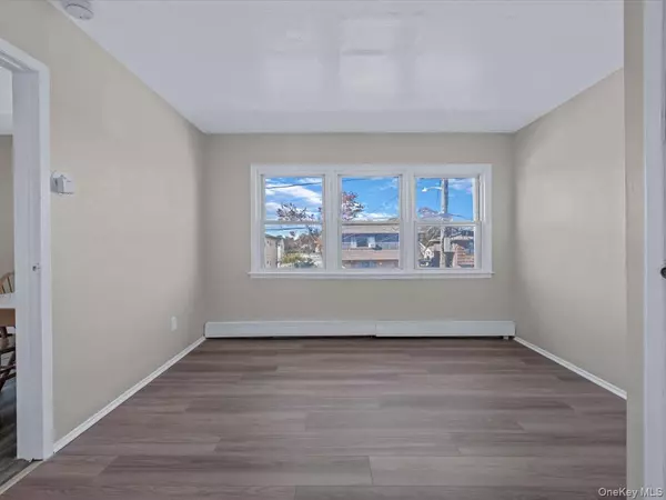 Rockville Centre, NY 11570,1315 Dekoven ST #3