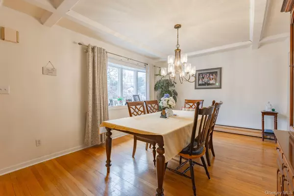 West Islip, NY 11795,9 Duffin AVE