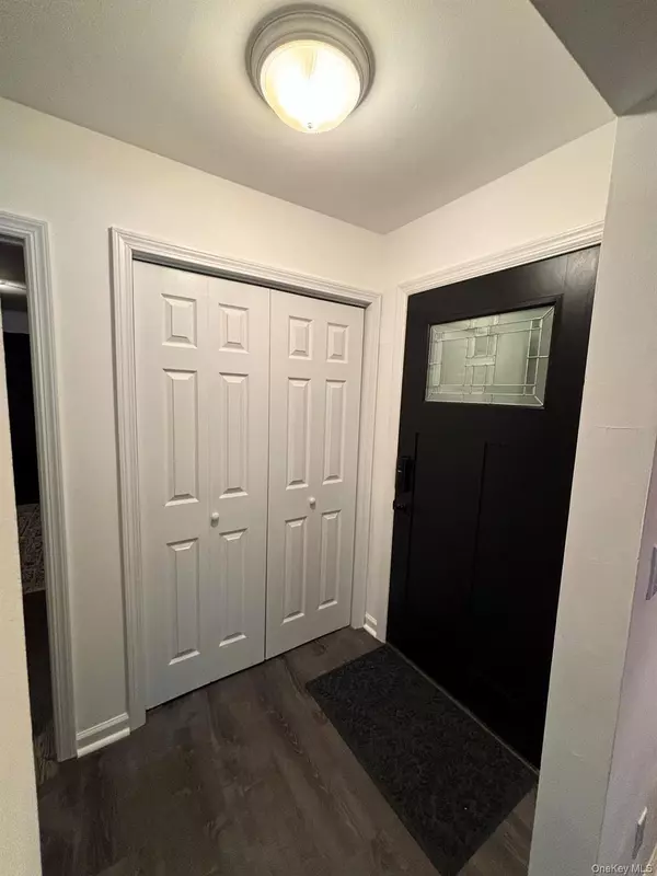 Southampton, NY 11968,26 Layton AVE