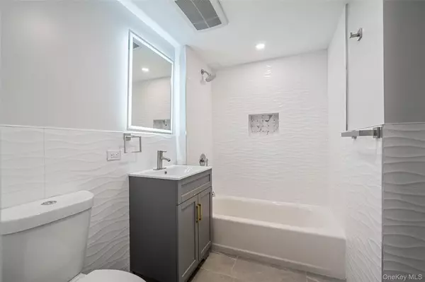 Woodside, NY 11377,43-34 53rd Street #2B