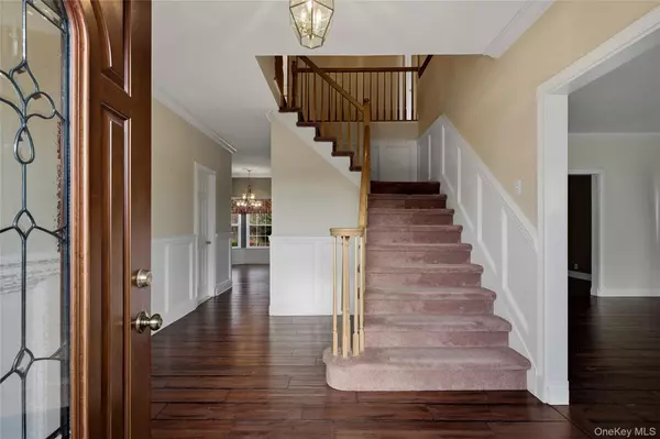 Manorville, NY 11949,48 Windcrest DR