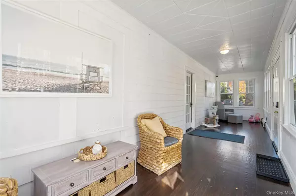 Mastic, NY 11950,64 Vernon AVE