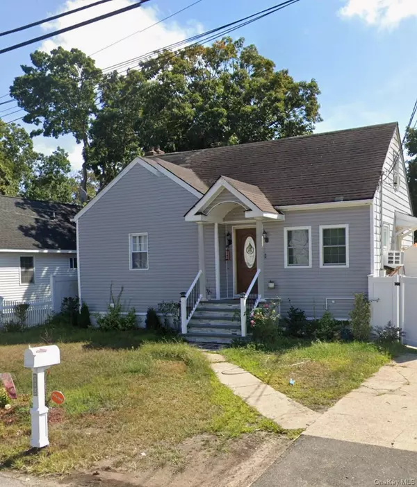 112 43rd ST, Copiague, NY 11726