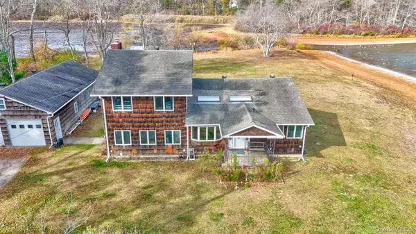 9 Lake DR, Middle Island, NY 11953