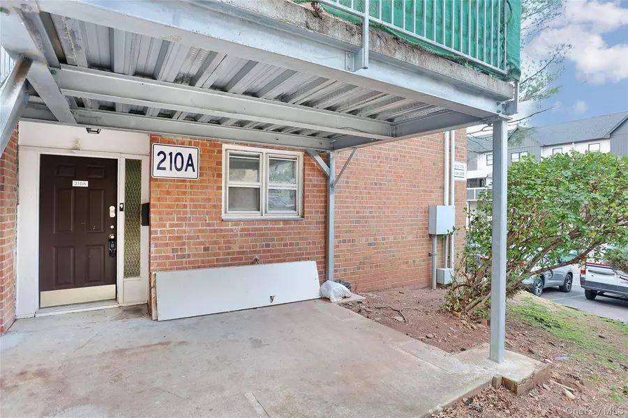 210 Kearsing Pkwy #A, Monsey, NY 10952