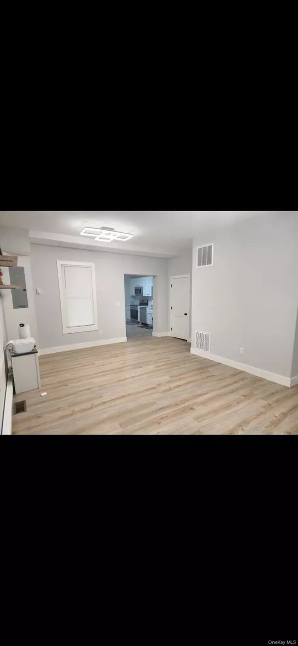 Patchogue, NY 11772,18 Carman ST #2