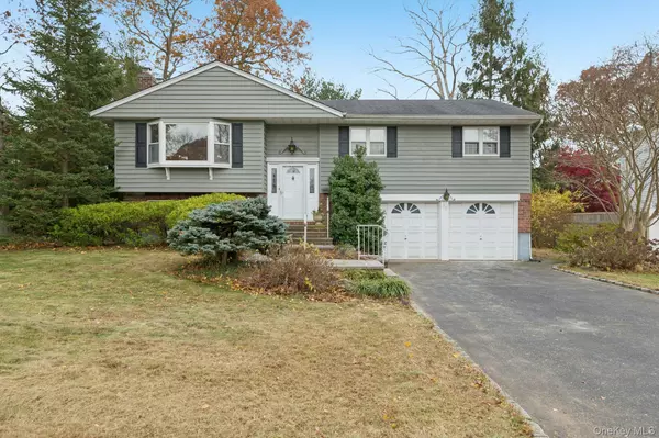 Smithtown, NY 11787,23 Tiffany LN