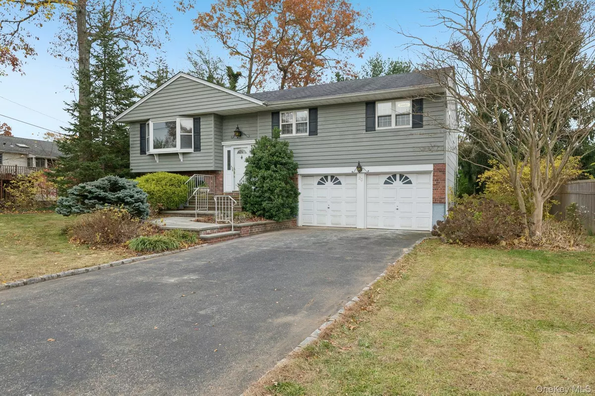 Smithtown, NY 11787,23 Tiffany LN