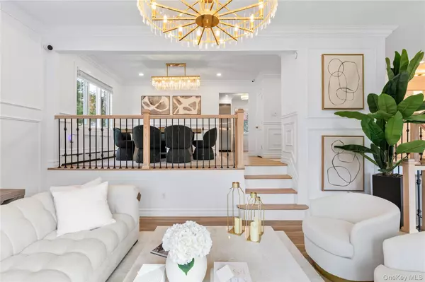 Plainview, NY 11803,4 Long Ridge RD