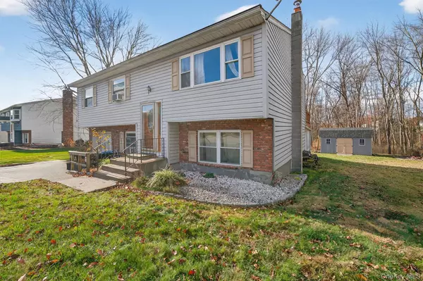 Washingtonville, NY 10992,41 Decker DR