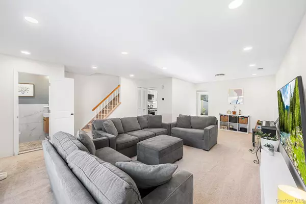 Staten Island, NY 10309,28 Berry CT