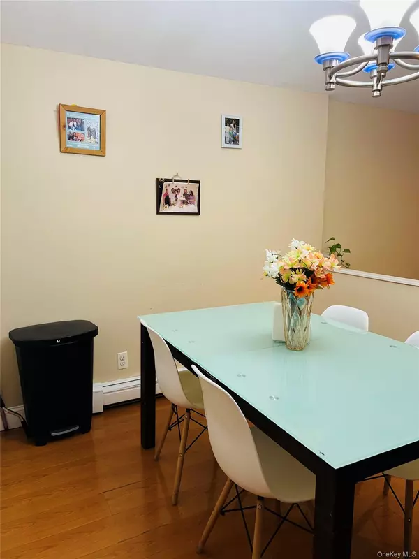 Bayside, NY 11361,47-25 212 ST