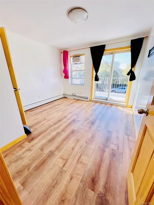 Flushing, NY 11365,170-11 Lithonia AVE #2