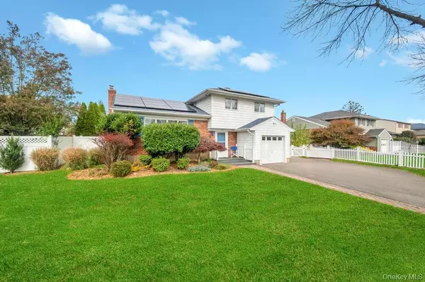 Hicksville, NY 11801,19 Summit ST