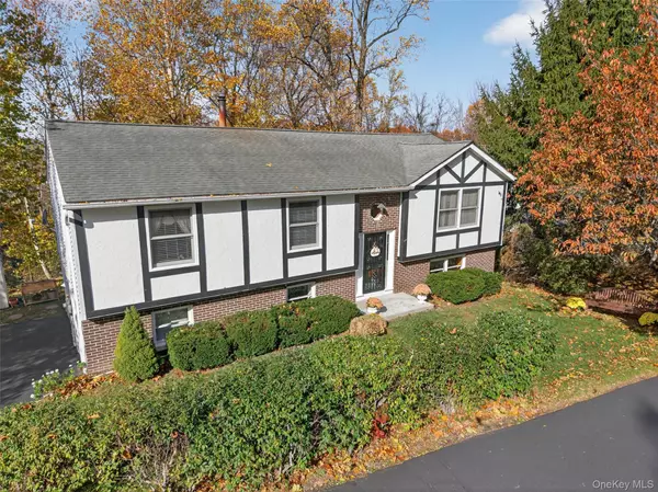 Wallkill, NY 12589,7 Colleen LN