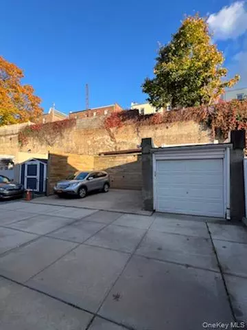 Maspeth, NY 11378,5337 62nd ST