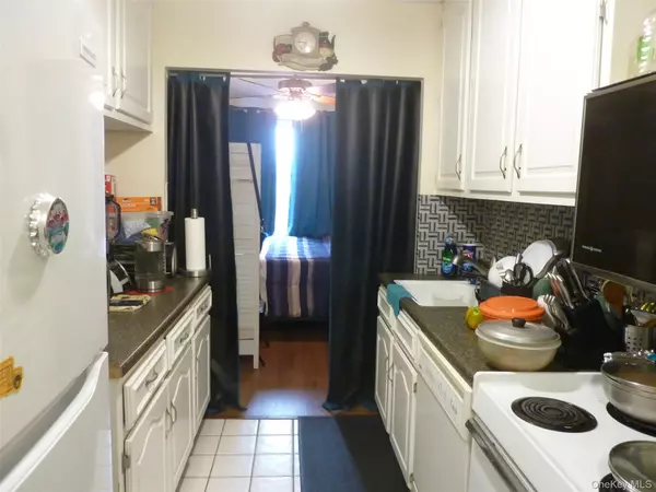 Suffern, NY 10901,35 Park AVE #2D