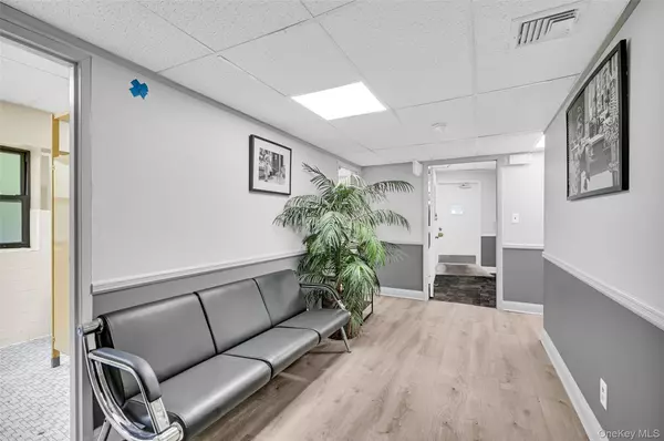 Valhalla, NY 10595,2-4 Broadway