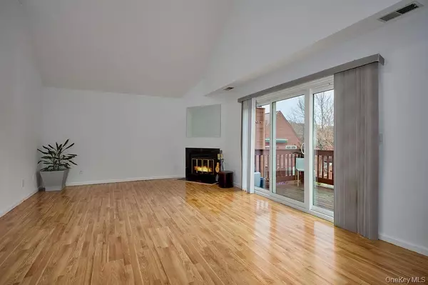 Brewster, NY 10509,502 Autumn LN