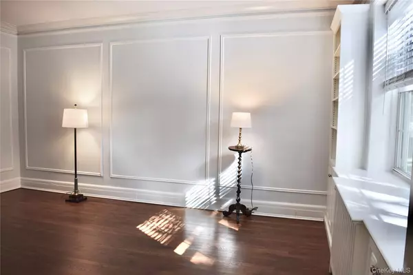 Bronxville, NY 10708,2 Alden PL #1C