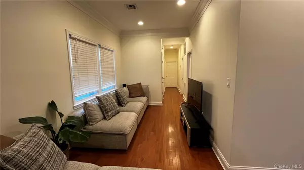 Long Beach, NY 11561,137 W Market ST