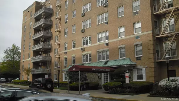 Howard Beach, NY 11414,84-39 153 Ave APT 3A 153 AVE AVE #3A