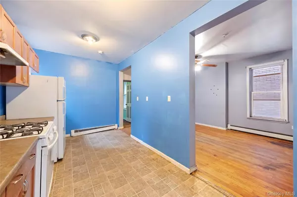 Newburgh, NY 12550,68 Henry AVE