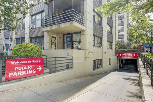 98-25 64th RD #7J, Rego Park, NY 11374