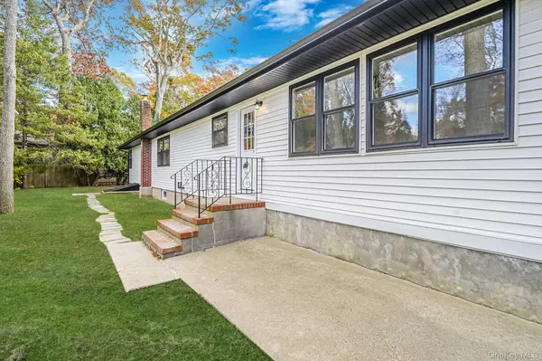 Mattituck, NY 11952,780 Westview DR