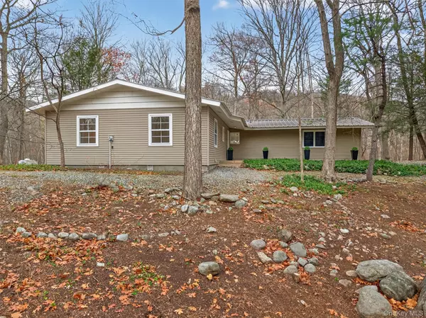 89 Maple Brook RD, Tuxedo Park, NY 10987