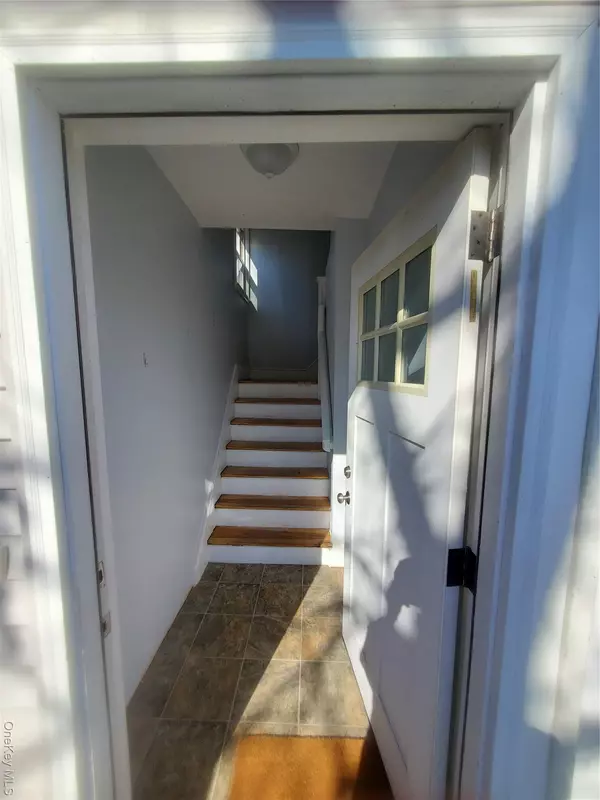 Port Washington, NY 11050,35 3rd AVE #2nd floor